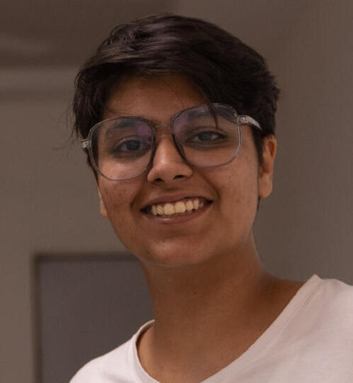 Prisha, Editor